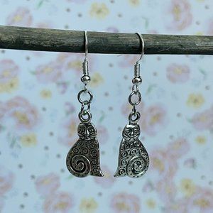 Whimsical Cats Silver Tone Dangle Drop Artisan Earrings 1 ¾” NEW